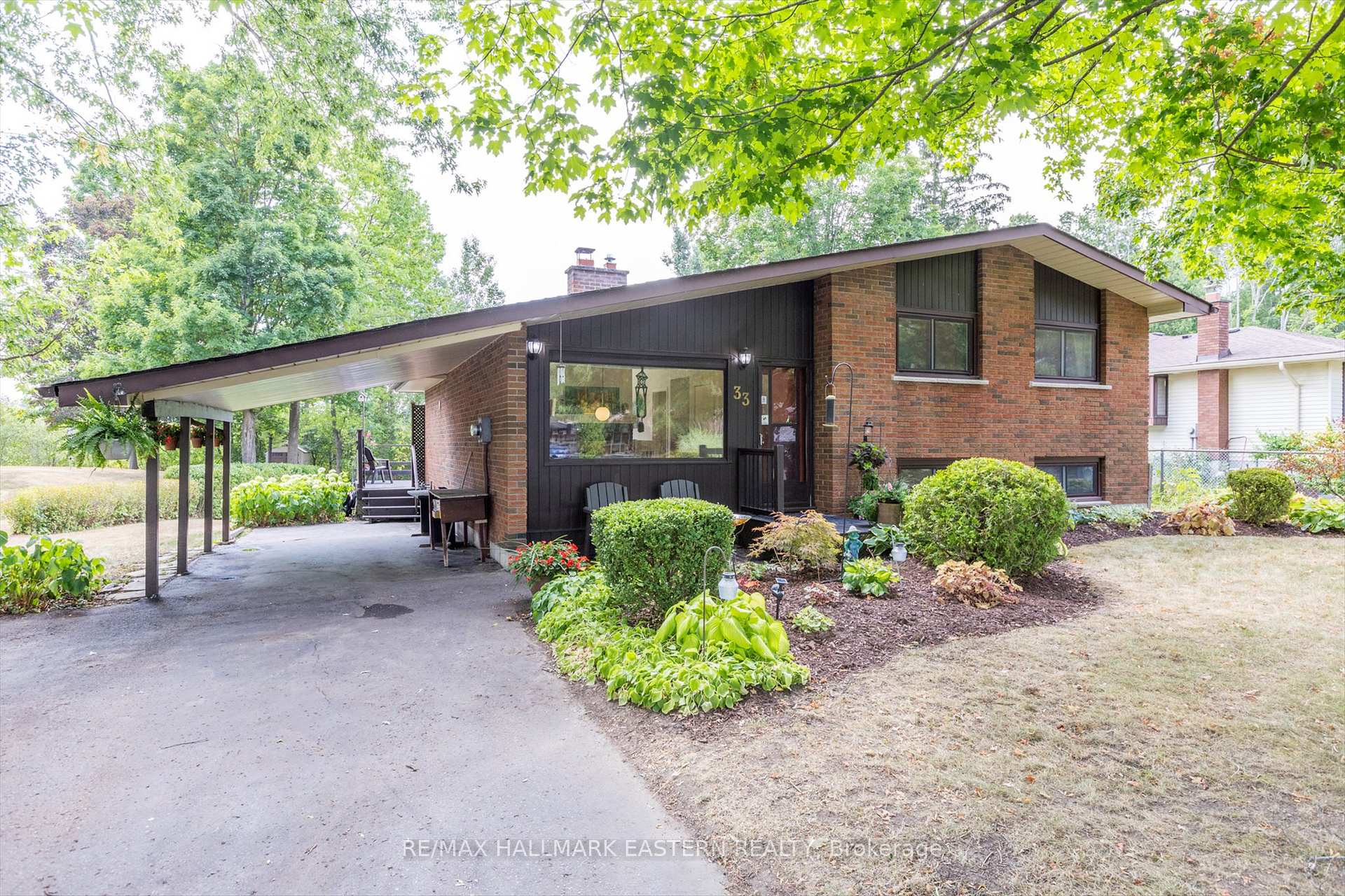 Photo 2 of 33 Parkview Drive, Peterborough, Northcrest Ward 5 — HOMEH