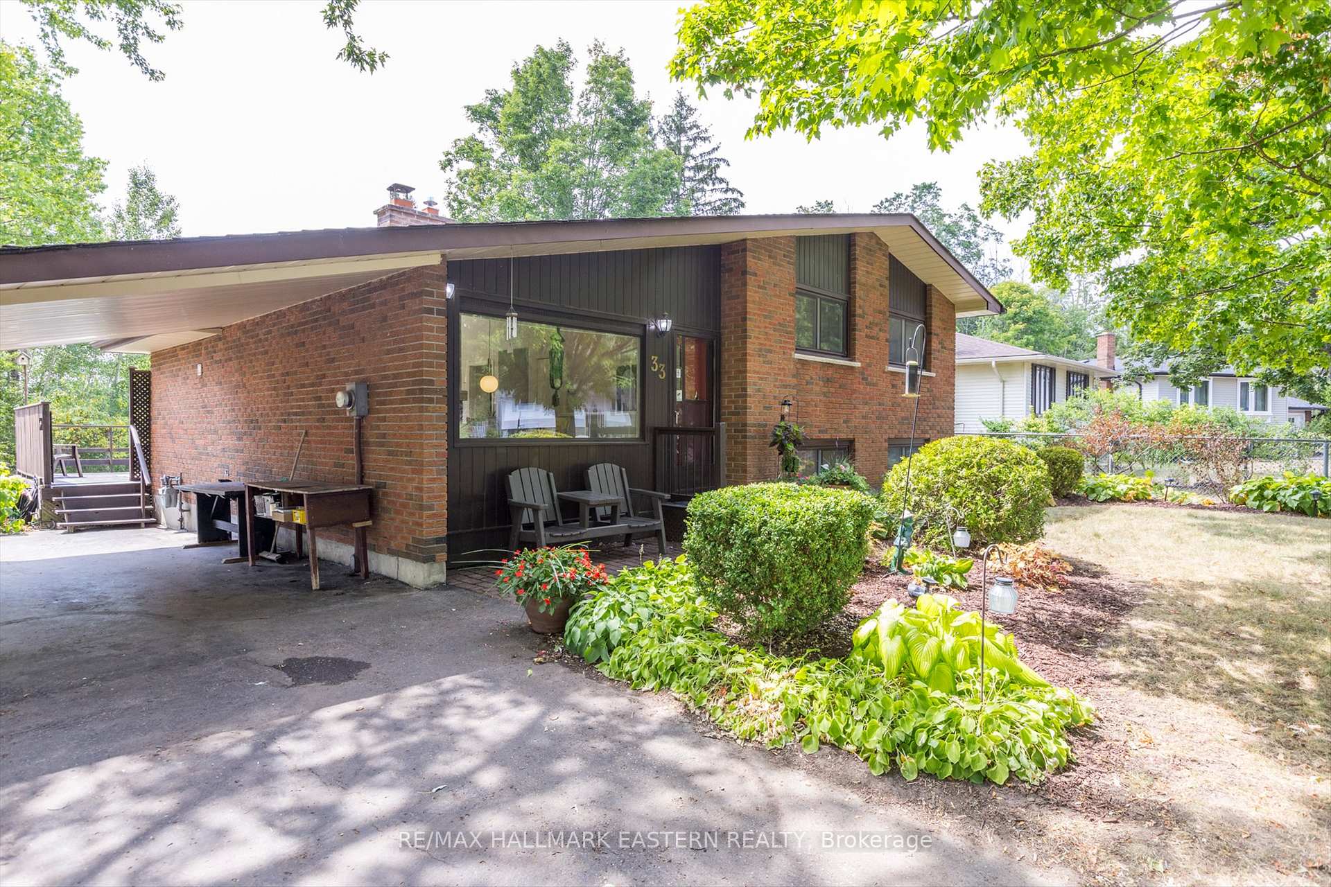 Photo 3 of 33 Parkview Drive, Peterborough, Northcrest Ward 5 — HOMEH
