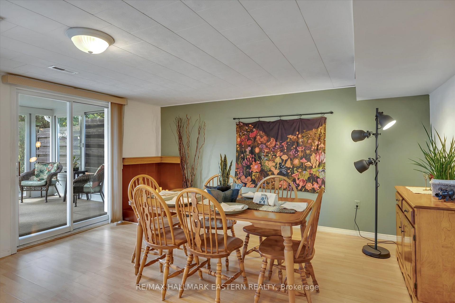 Photo 16 of 33 Parkview Drive, Peterborough, Northcrest Ward 5 — HOMEH