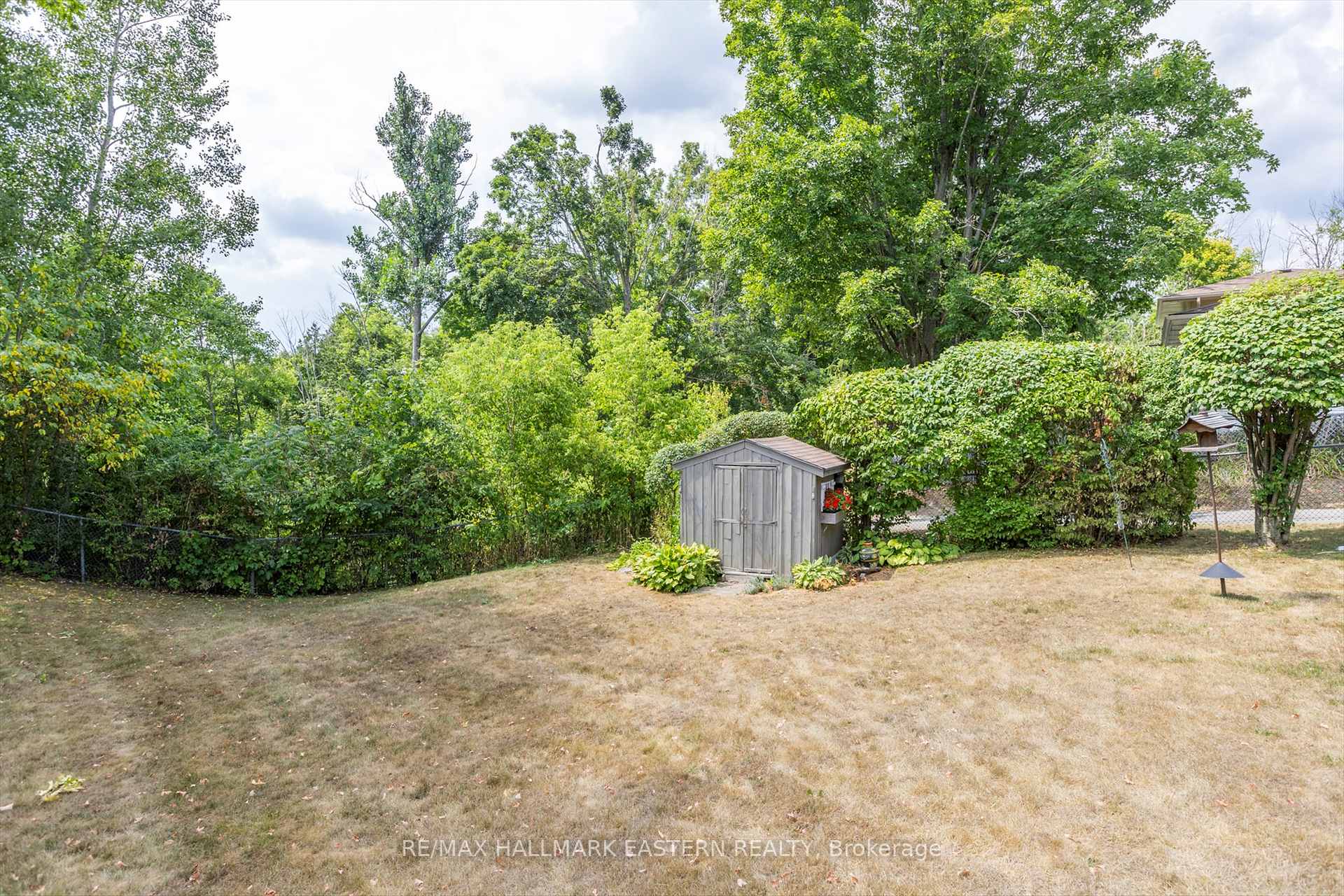 Photo 27 of 33 Parkview Drive, Peterborough, Northcrest Ward 5 — HOMEH