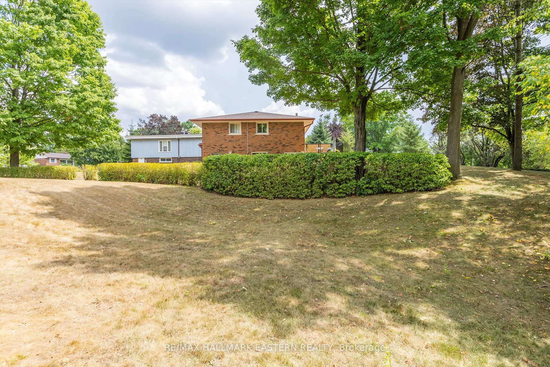 Photo 28 of 33 Parkview Drive, Peterborough, Northcrest Ward 5 — HOMEH