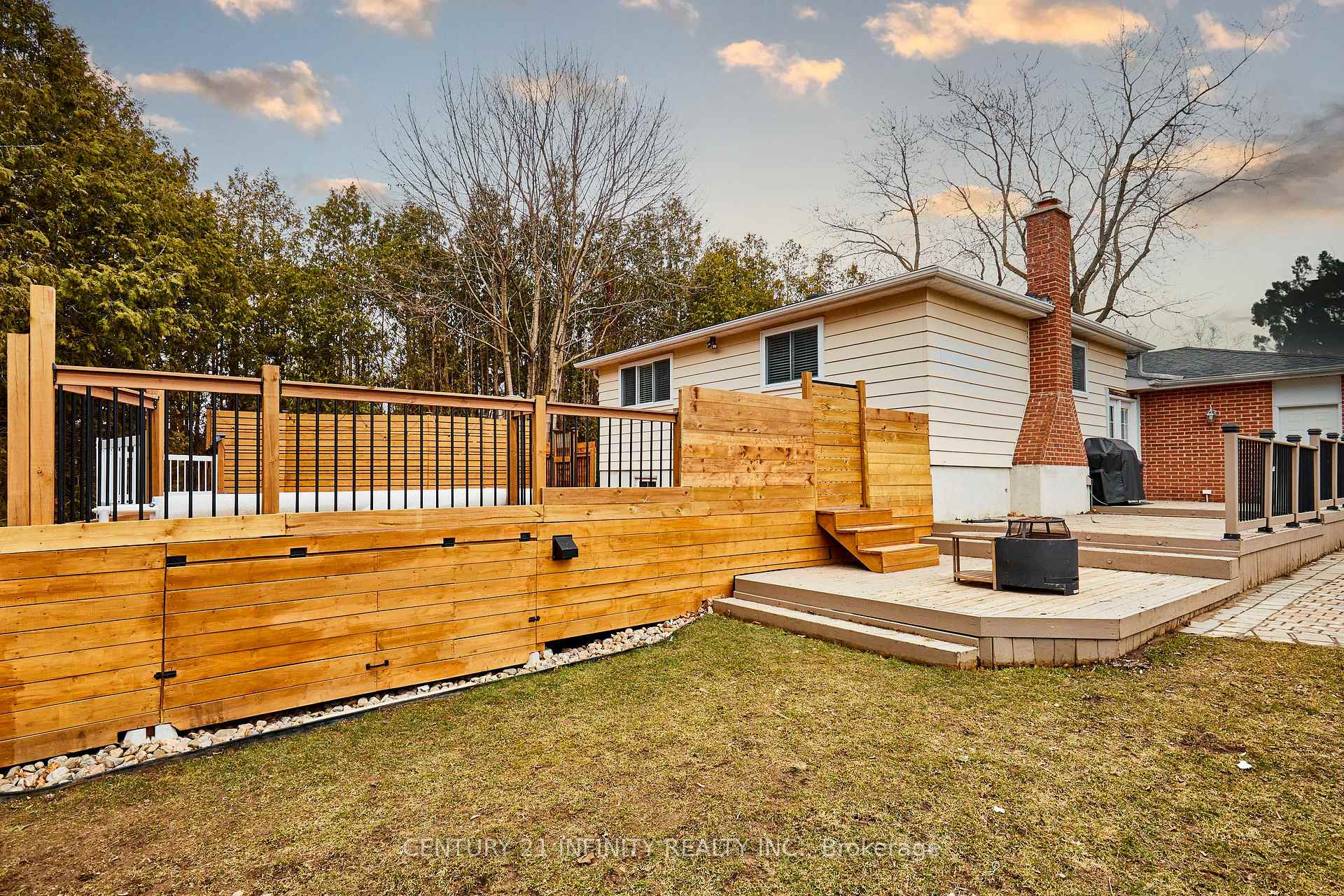 Photo 5 of 24 Kenton Court, Whitby, Lynde Creek — HOMEH