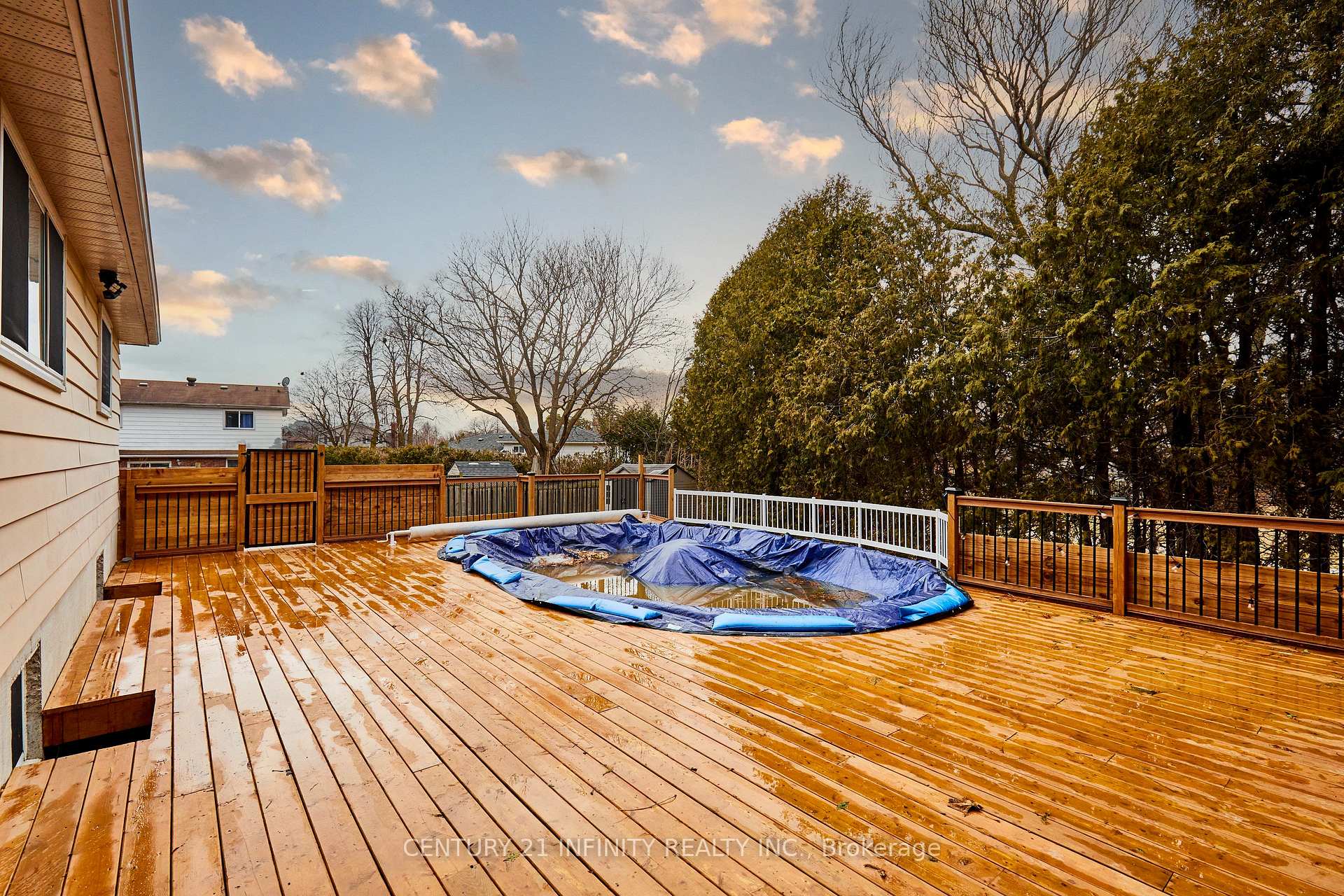 Photo 7 of 24 Kenton Court, Whitby, Lynde Creek — HOMEH