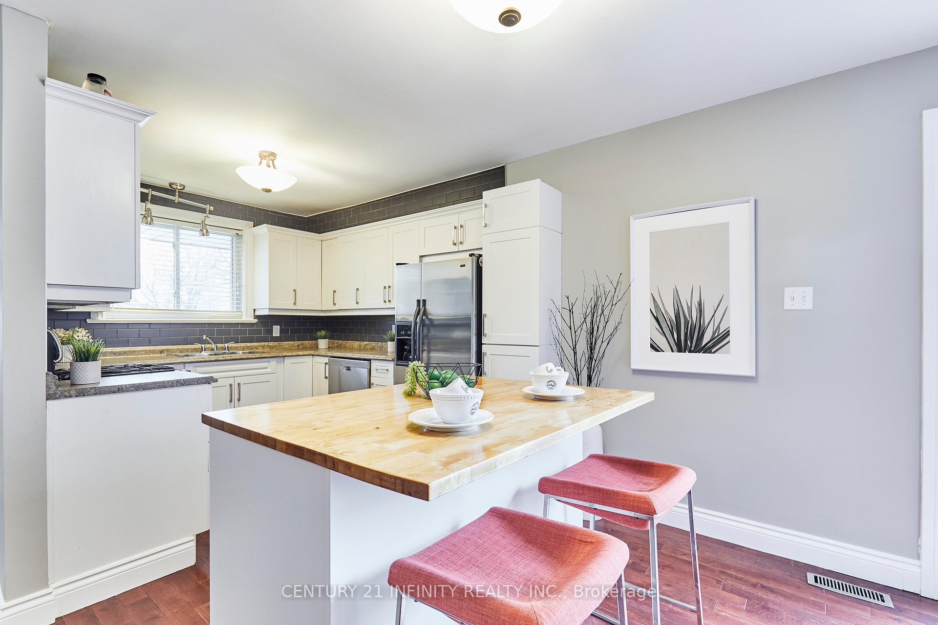 Photo 13 of 24 Kenton Court, Whitby, Lynde Creek — HOMEH
