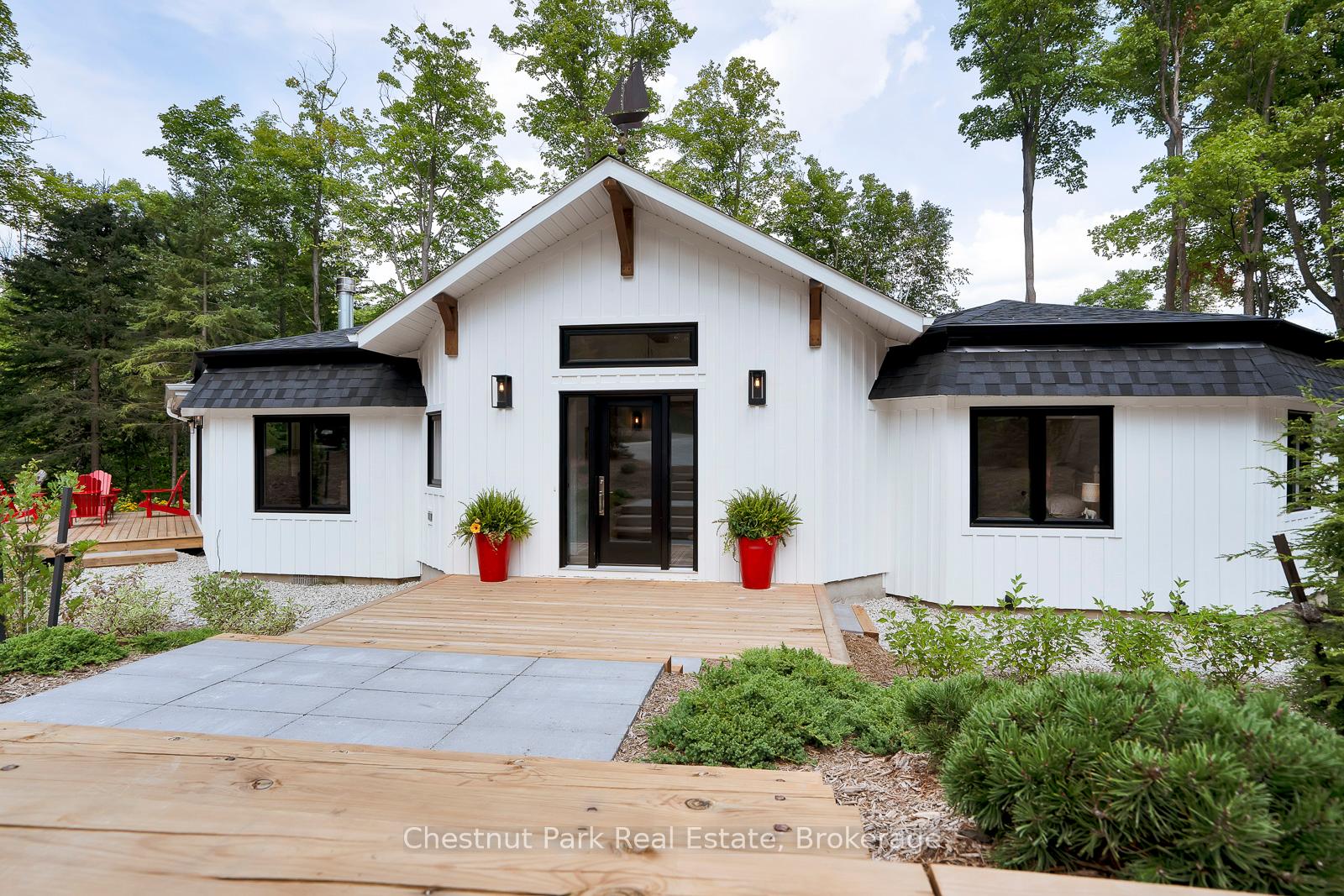 Photo 2 of 200 Northmount Crescent, Blue Mountains — HOMEH