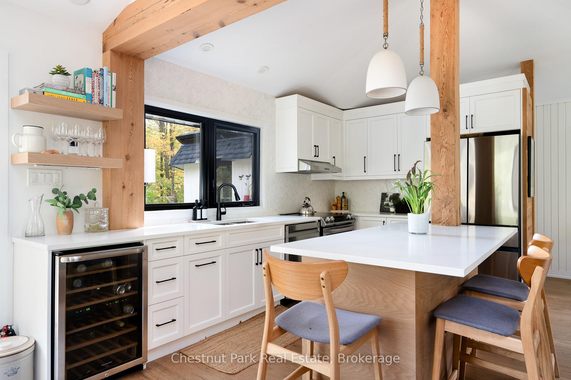 Photo 11 of 200 Northmount Crescent, Blue Mountains — HOMEH