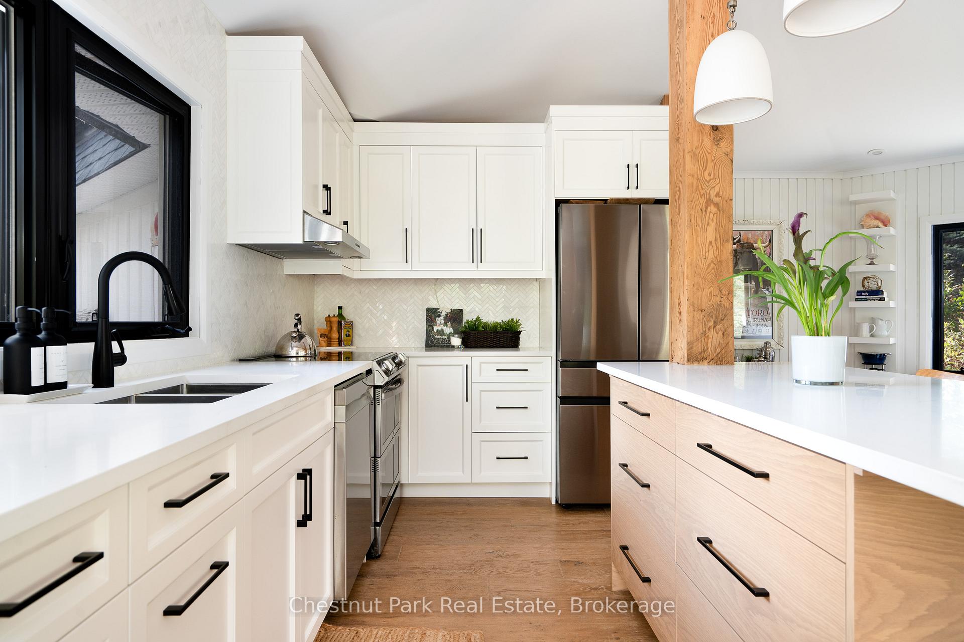 Photo 13 of 200 Northmount Crescent, Blue Mountains — HOMEH