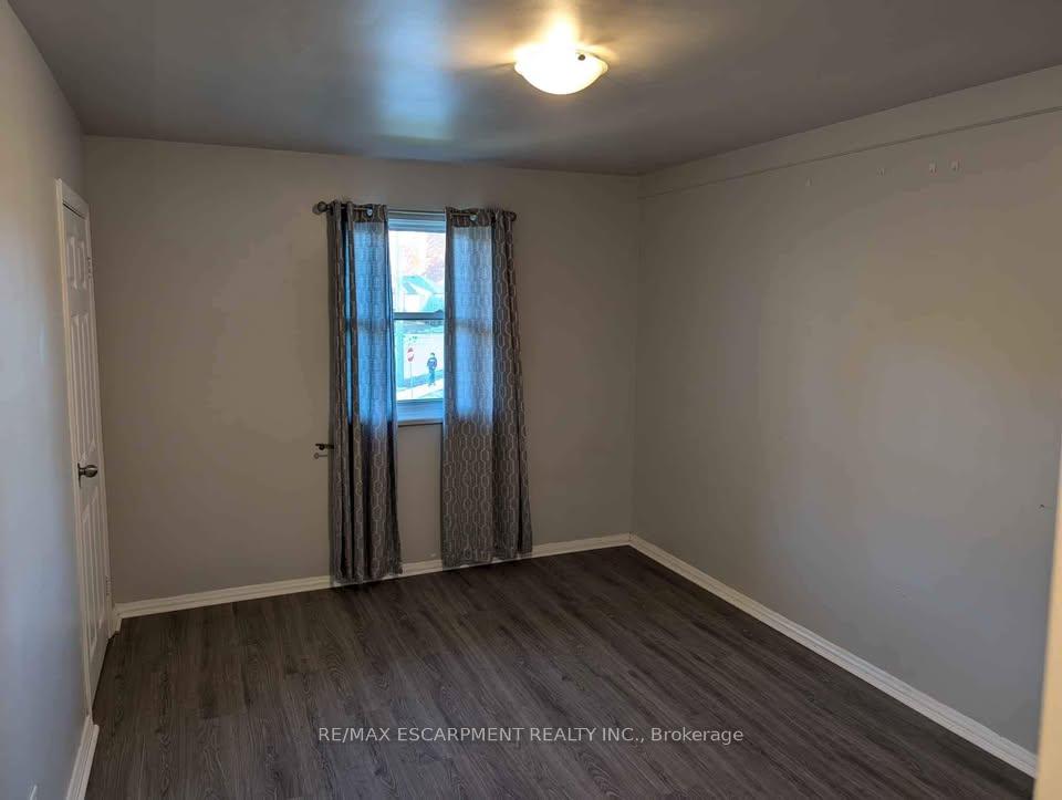 Photo 5 of 134 Queen Street, Barrie, Codrington — HOMEH