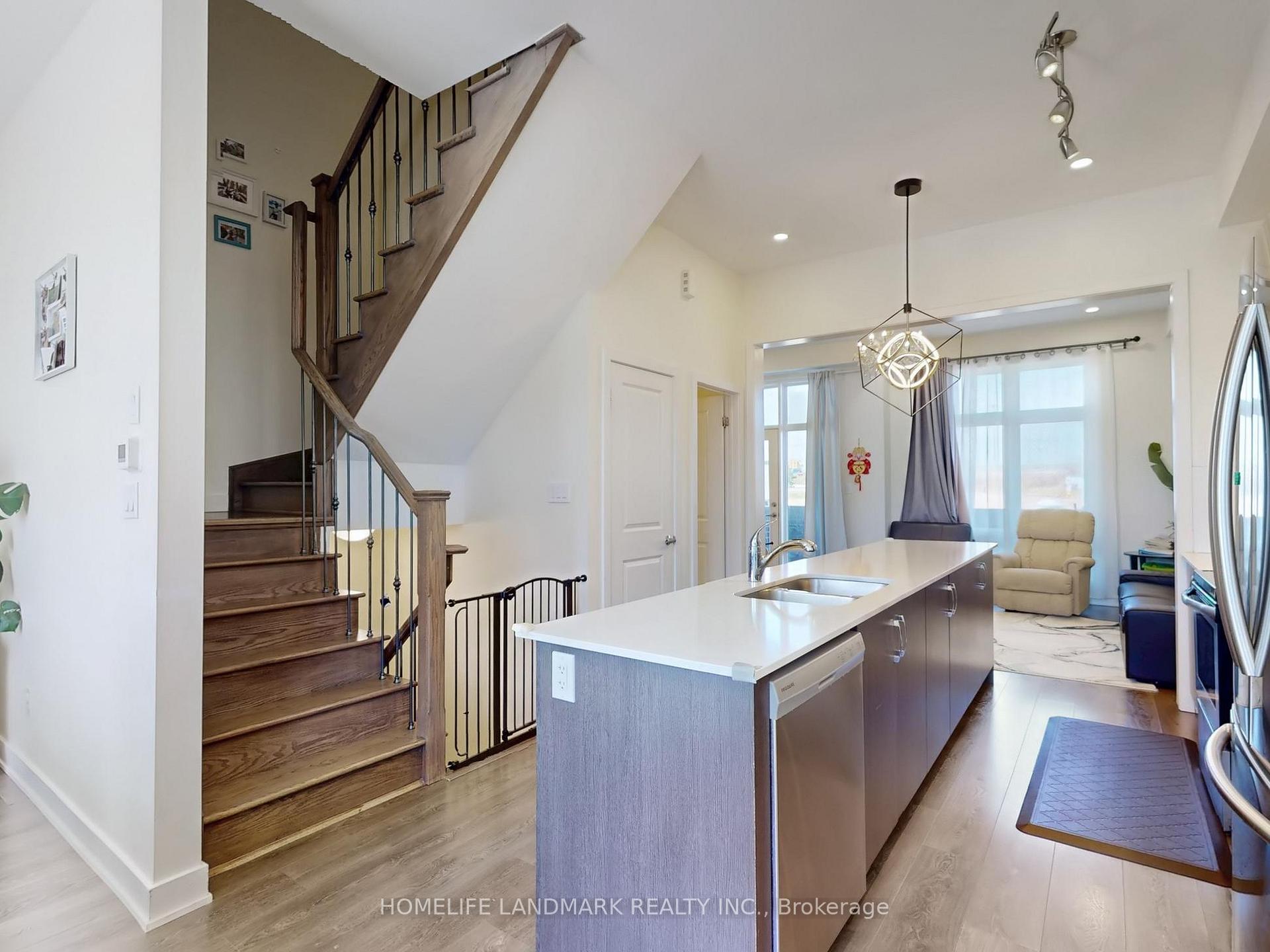 Photo 11 of 22 Carpaccio Avenue, Vaughan, Vellore Village — HOMEH