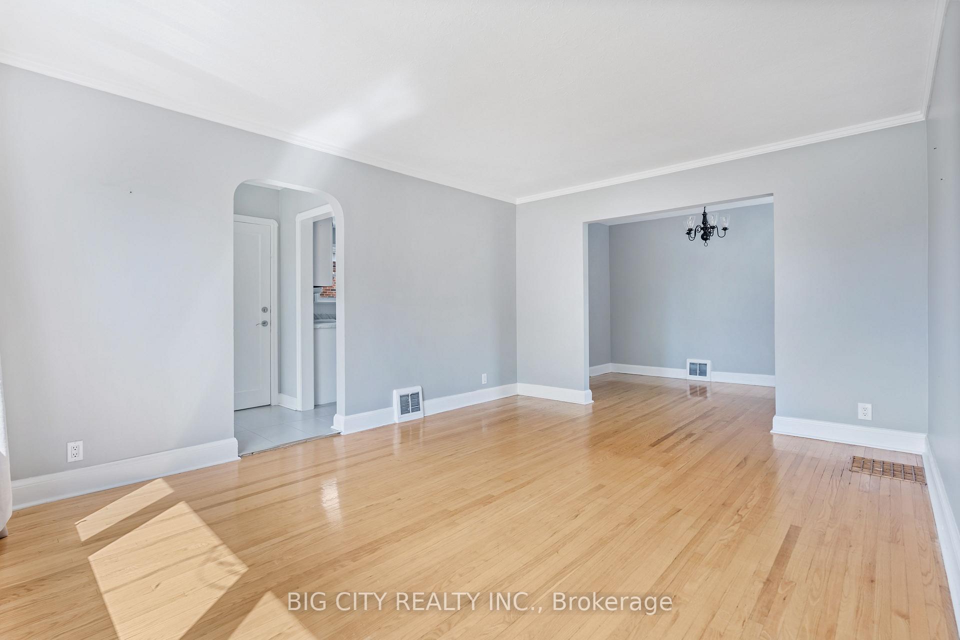 Photo 9 of Unit (Main), 516 Colborne Street, Oshawa, O'Neill — HOMEH