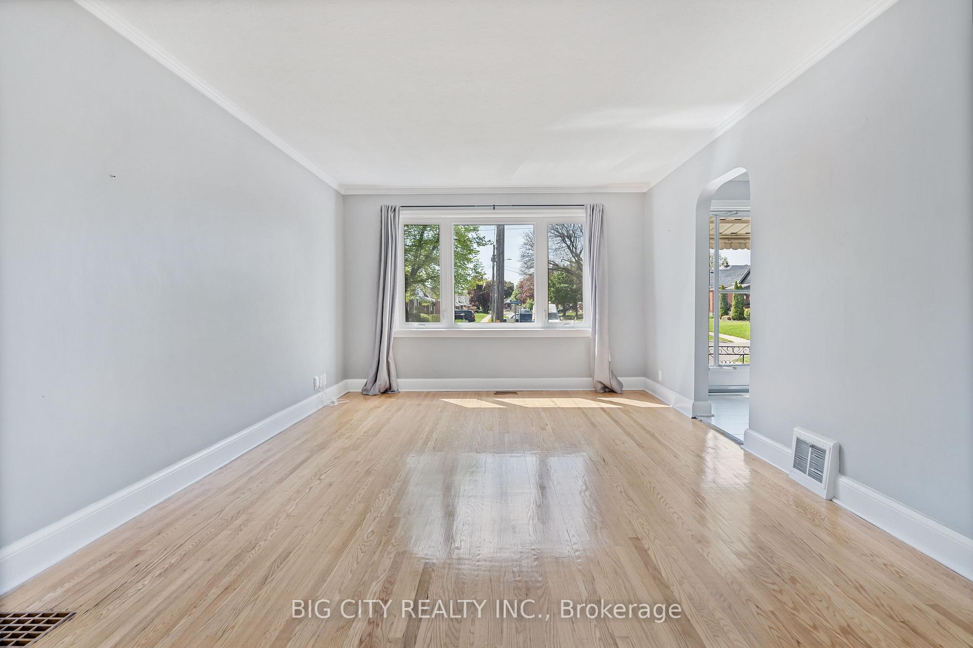 Photo 10 of Unit (Main), 516 Colborne Street, Oshawa, O'Neill — HOMEH