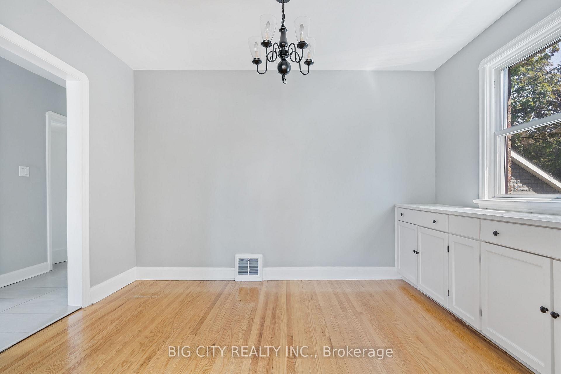 Photo 11 of Unit (Main), 516 Colborne Street, Oshawa, O'Neill — HOMEH