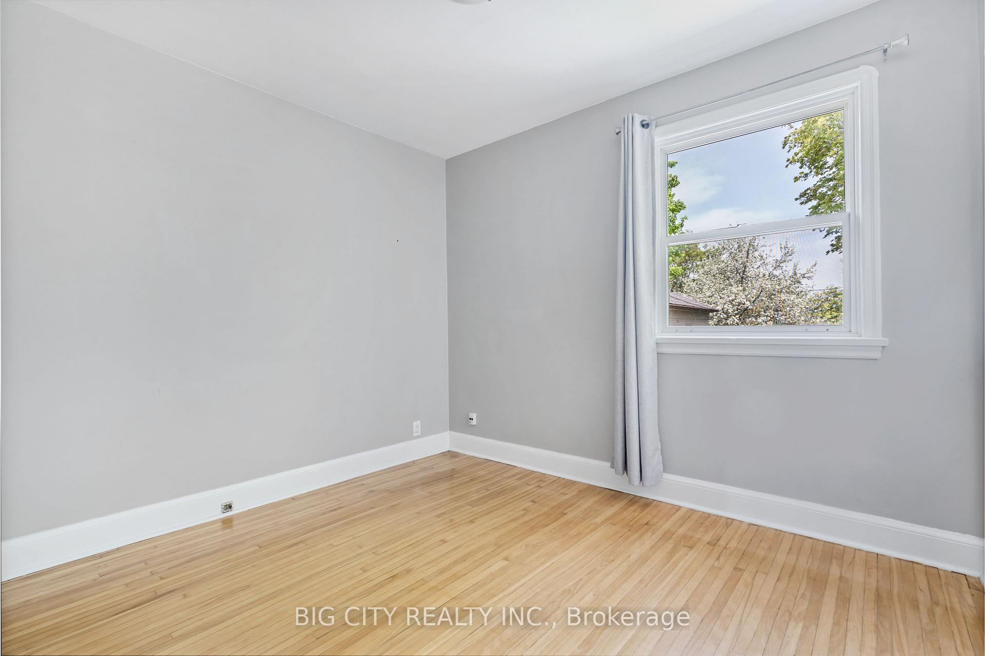 Photo 18 of Unit (Main), 516 Colborne Street, Oshawa, O'Neill — HOMEH