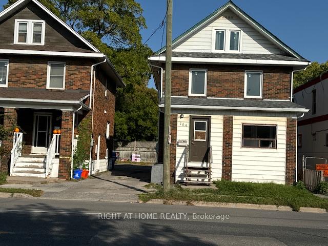 Front of 164 Adelaide Avenue E