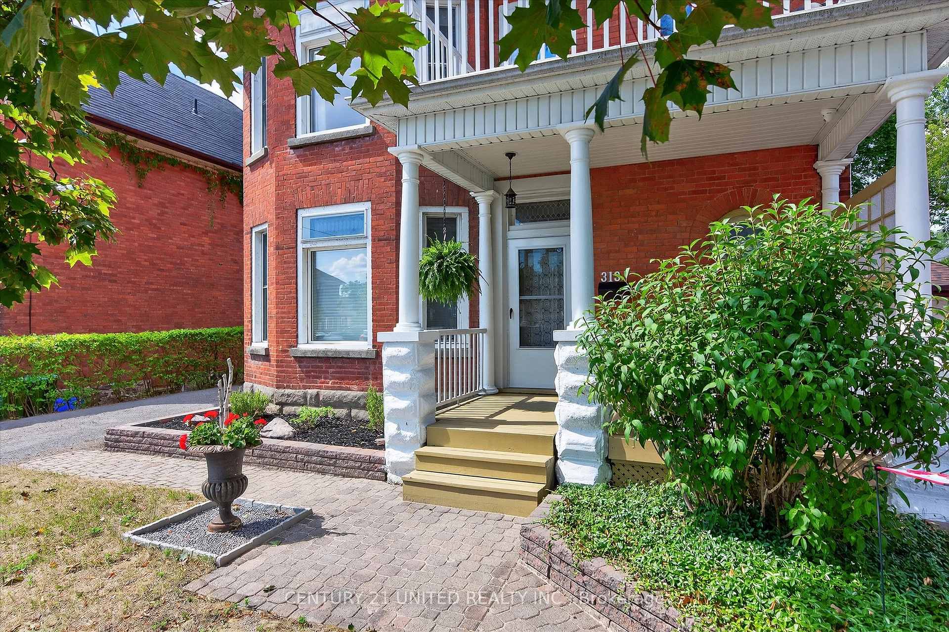 Photo 2 of 313 Park Street N, Peterborough, Town Ward 3 — HOMEH