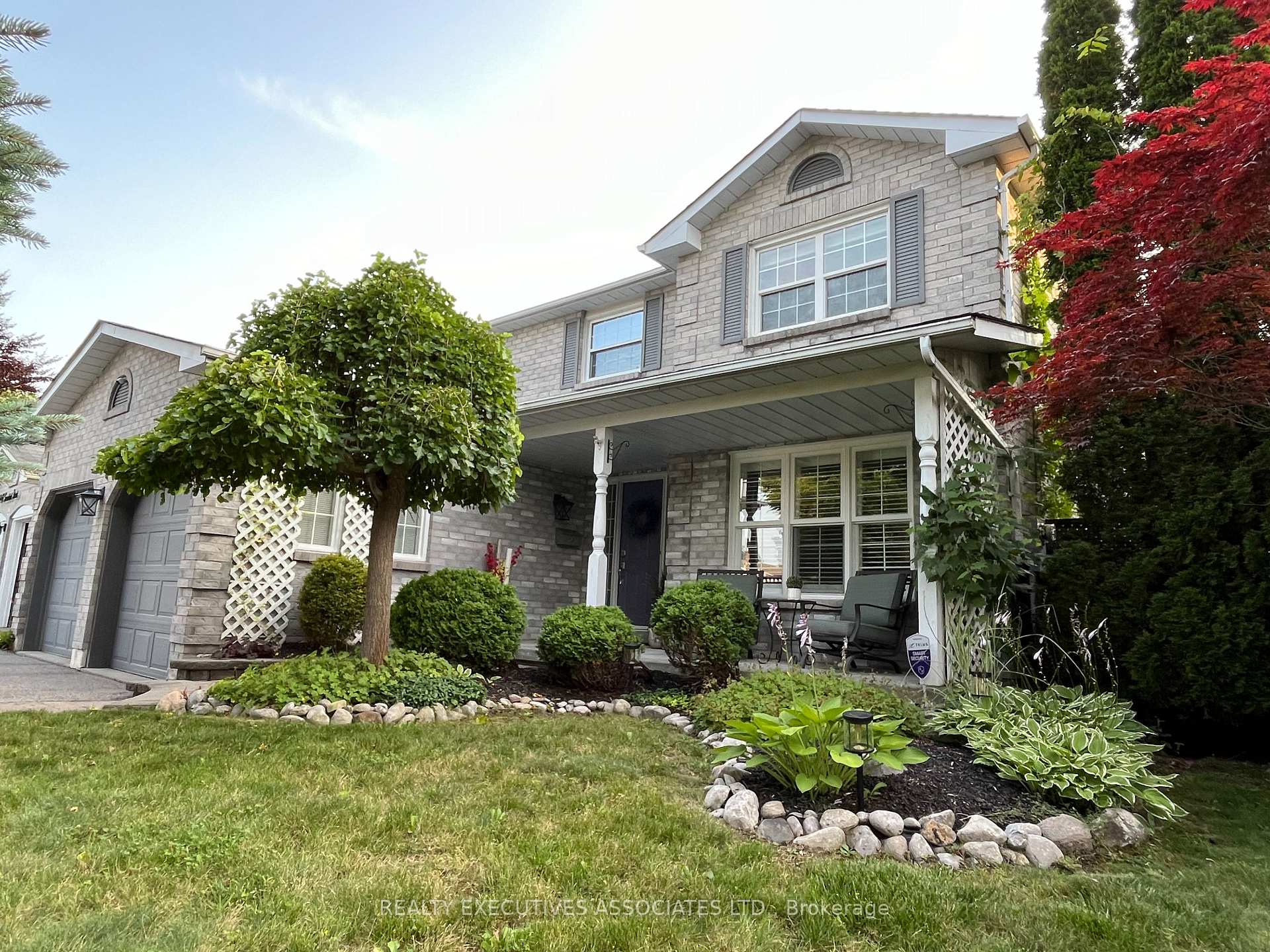 Photo 1 of 946 Snowbird Street, Oshawa, Northglen — HOMEH