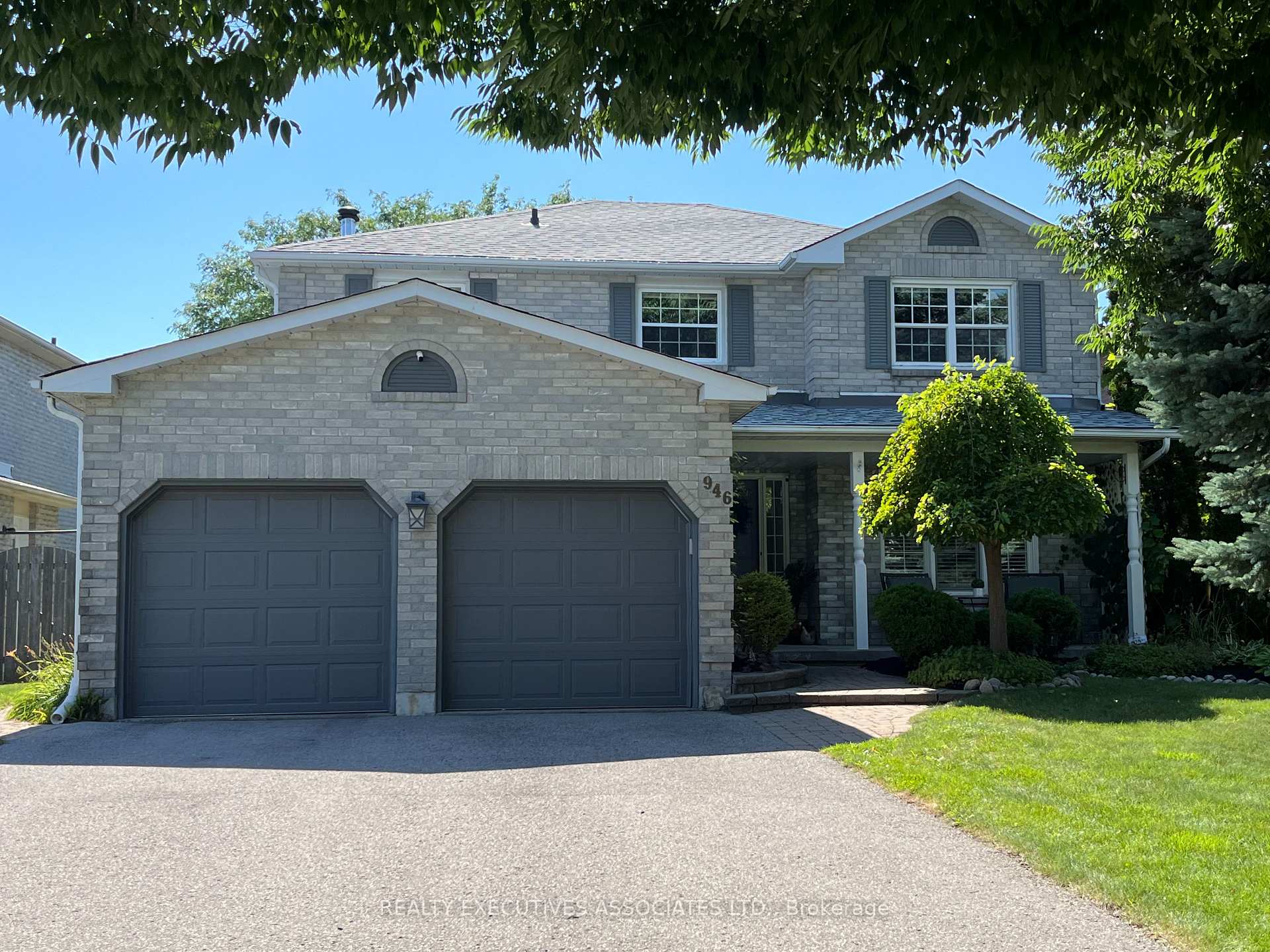 Photo 2 of 946 Snowbird Street, Oshawa, Northglen — HOMEH