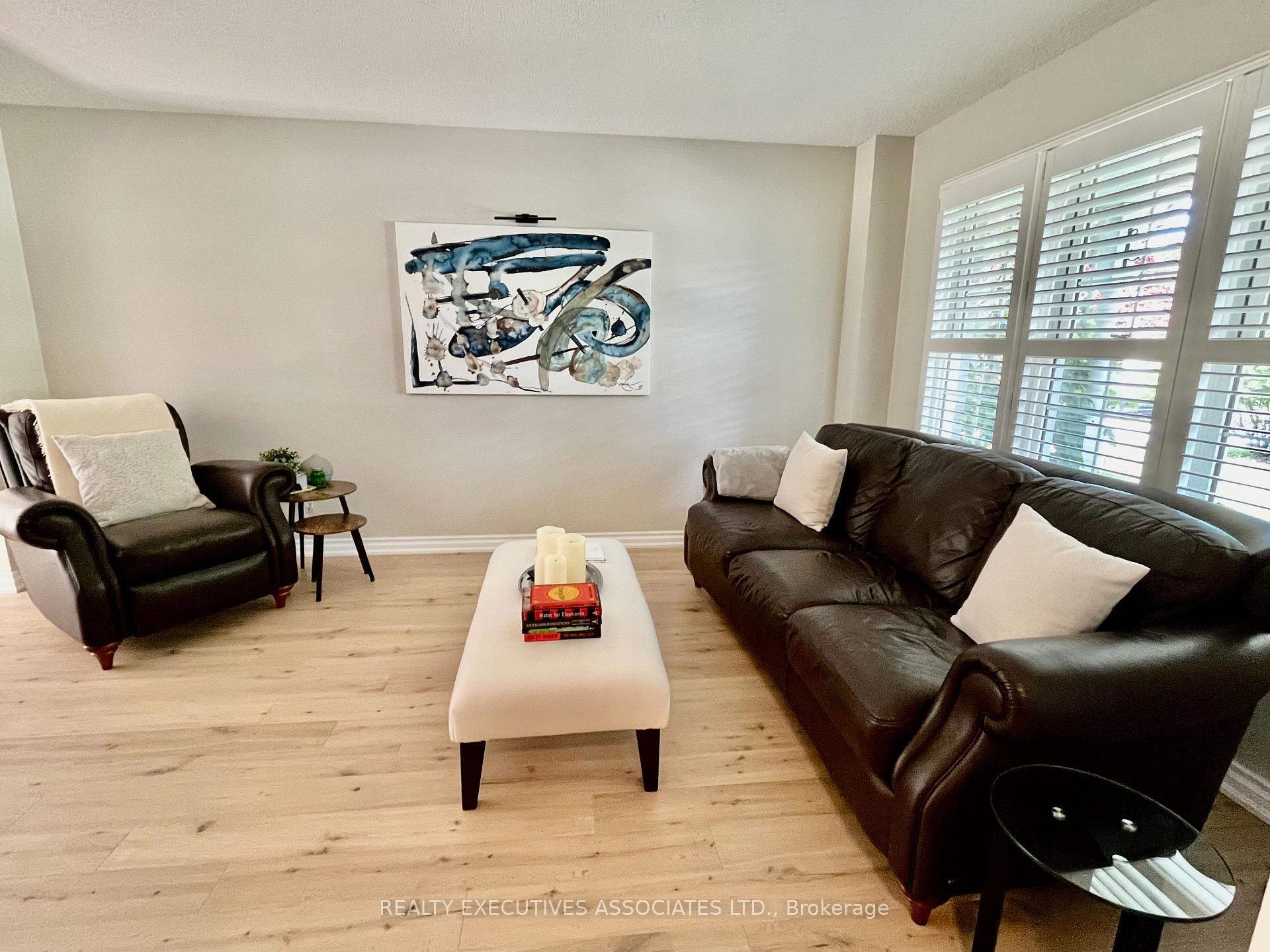 Photo 10 of 946 Snowbird Street, Oshawa, Northglen — HOMEH
