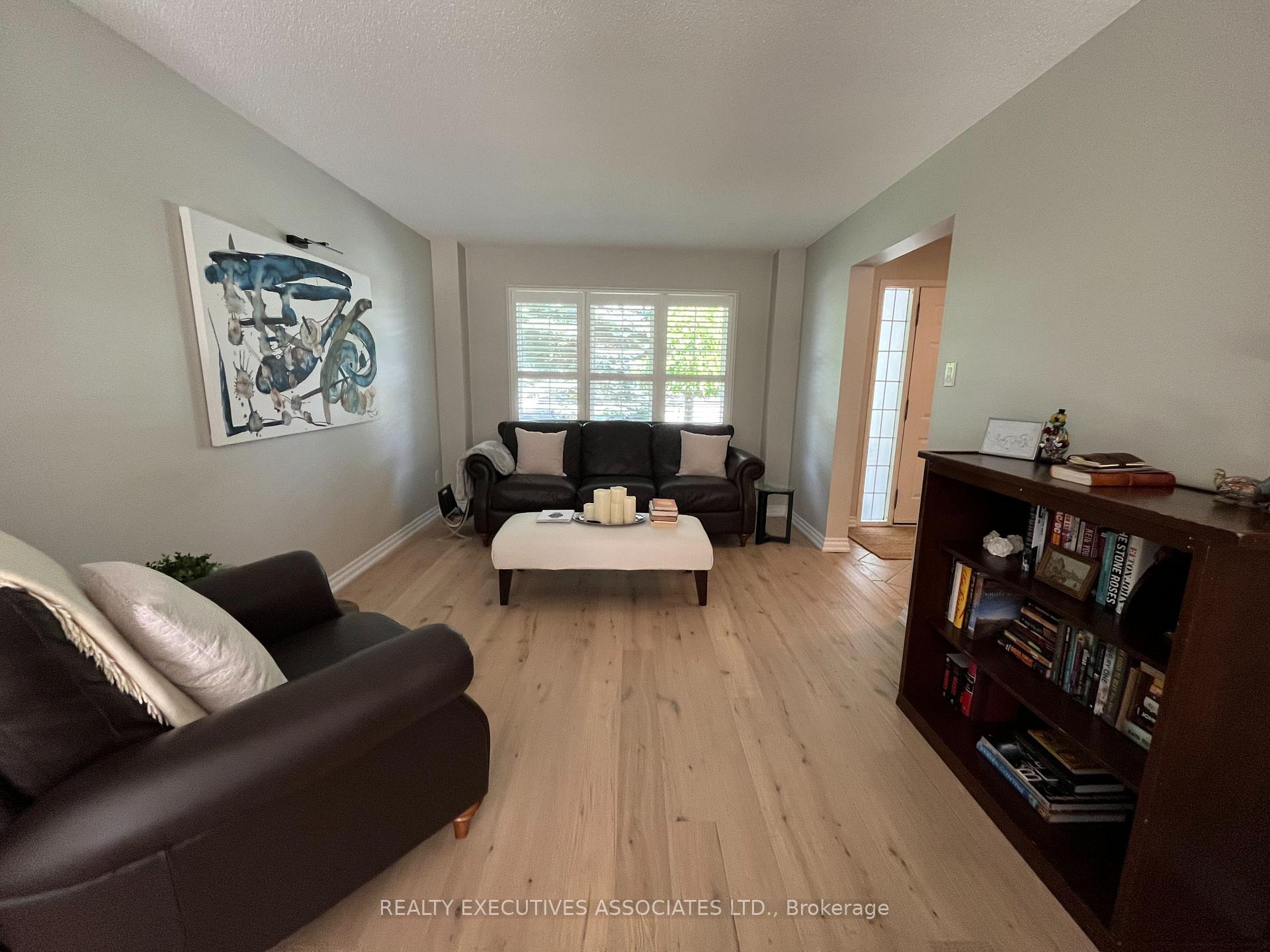 Photo 11 of 946 Snowbird Street, Oshawa, Northglen — HOMEH