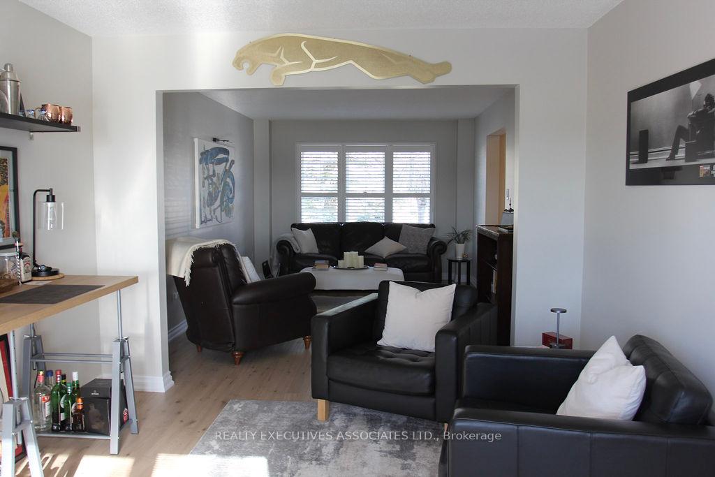 Photo 12 of 946 Snowbird Street, Oshawa, Northglen — HOMEH