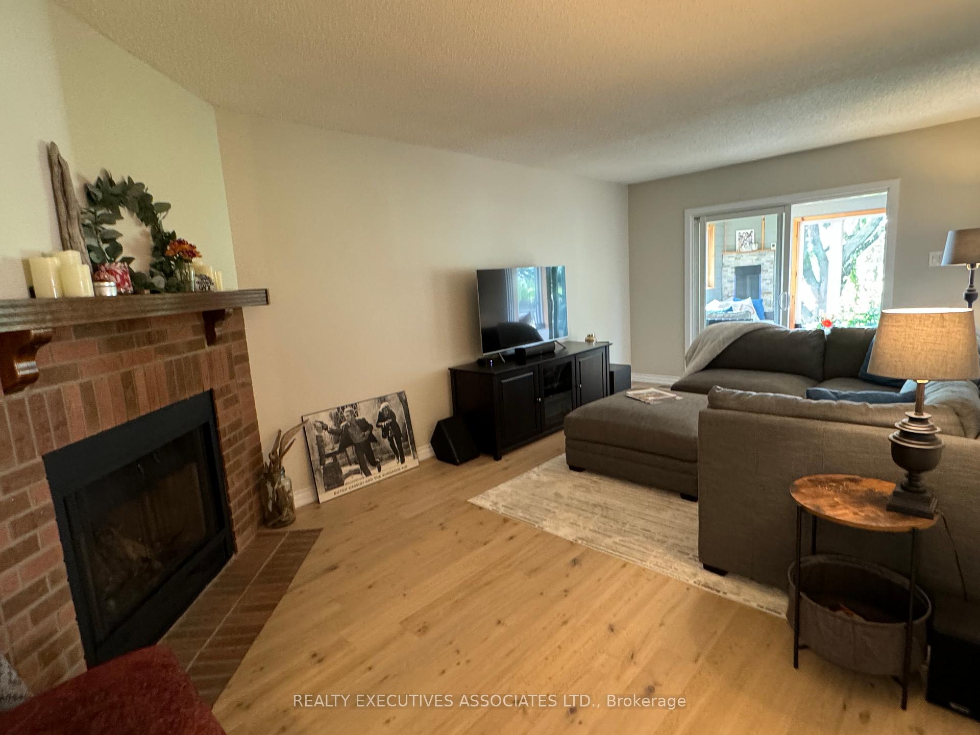 Photo 14 of 946 Snowbird Street, Oshawa, Northglen — HOMEH