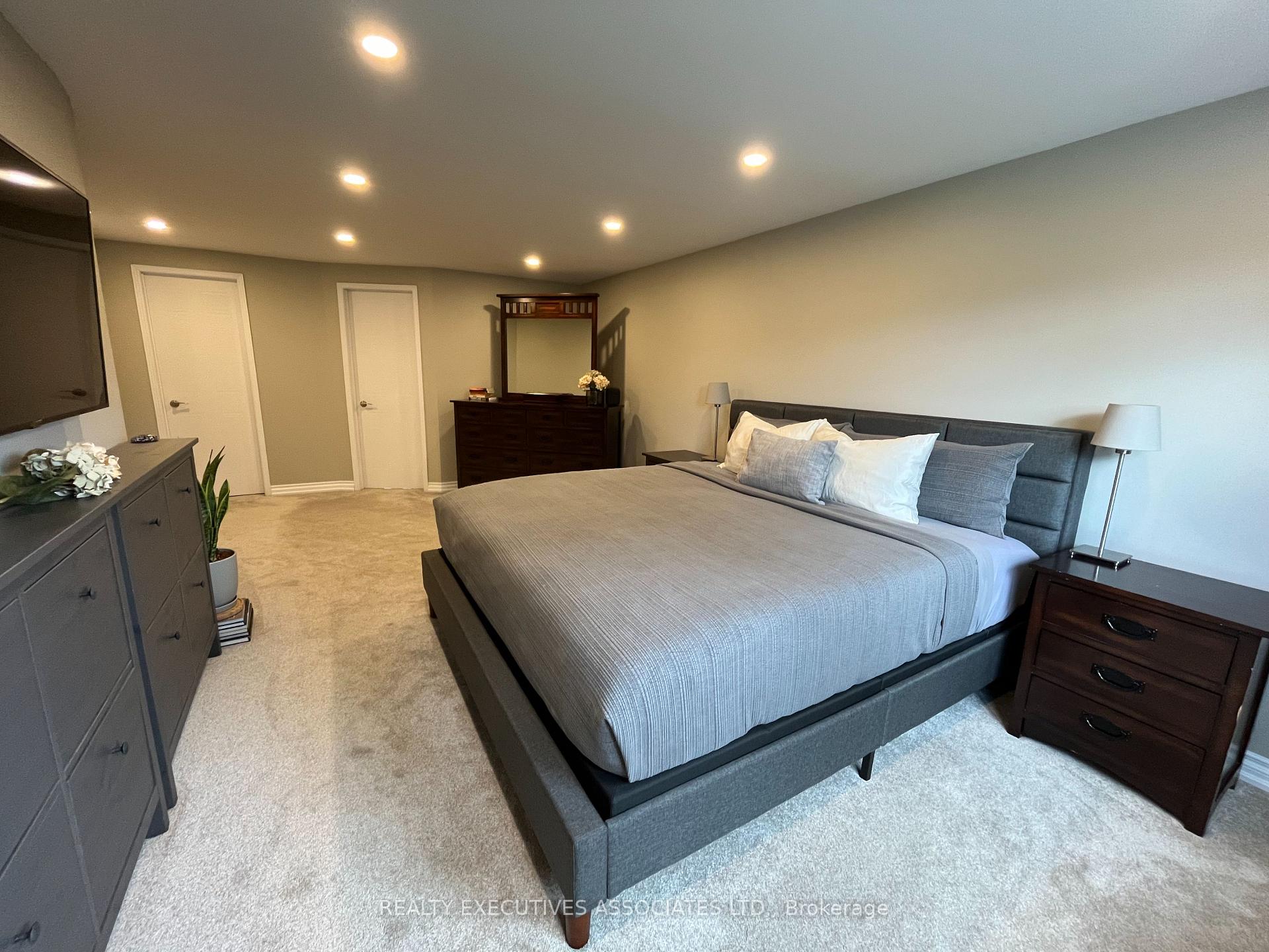 Photo 25 of 946 Snowbird Street, Oshawa, Northglen — HOMEH