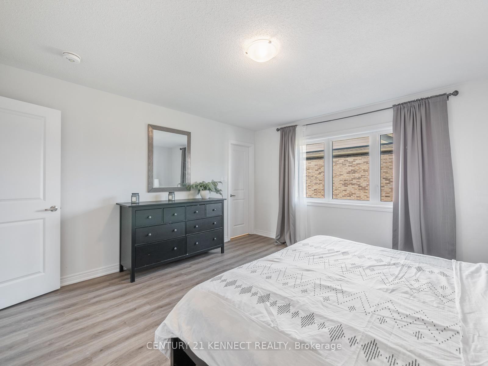 Photo 18 of 28 Admiral Road, Welland, Hwy 406/Welland — HOMEH