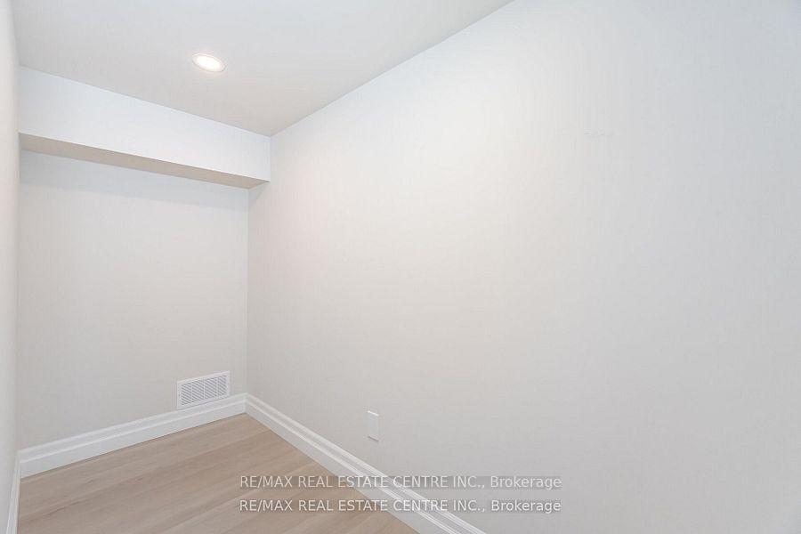 Photo 33 of 531 King Street E, Oshawa, Central — HOMEH