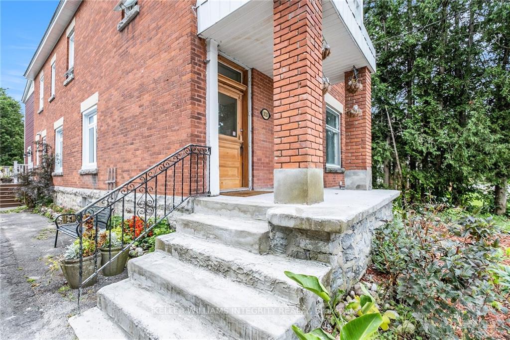 Photo 5 of 1820 Farwel Street, Ottawa, Vars Village — HOMEH