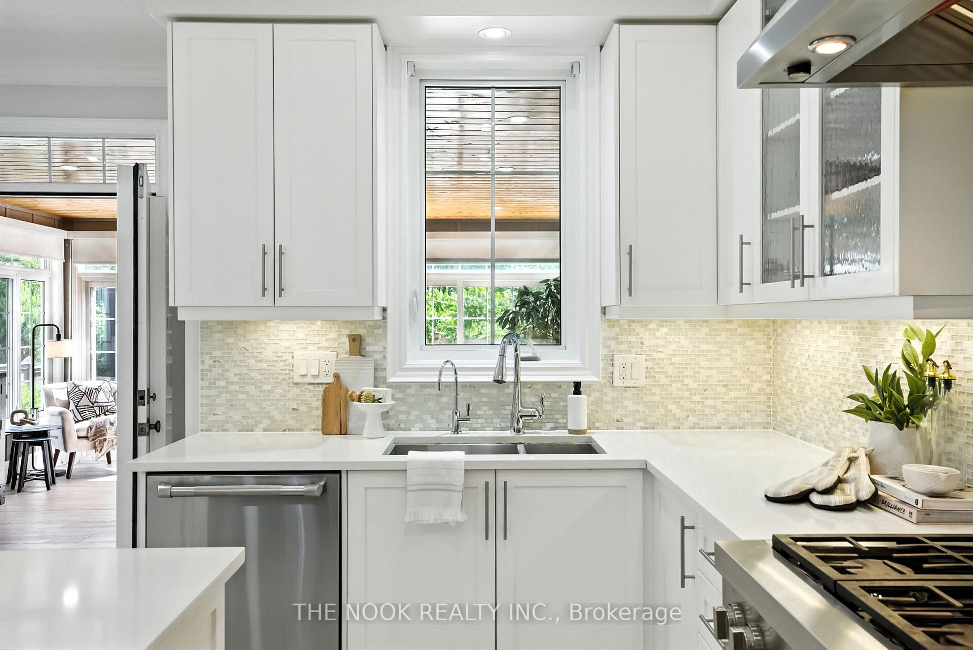 Photo 7 of 30 Rumbellow Crescent, Ajax, Northeast Ajax — HOMEH