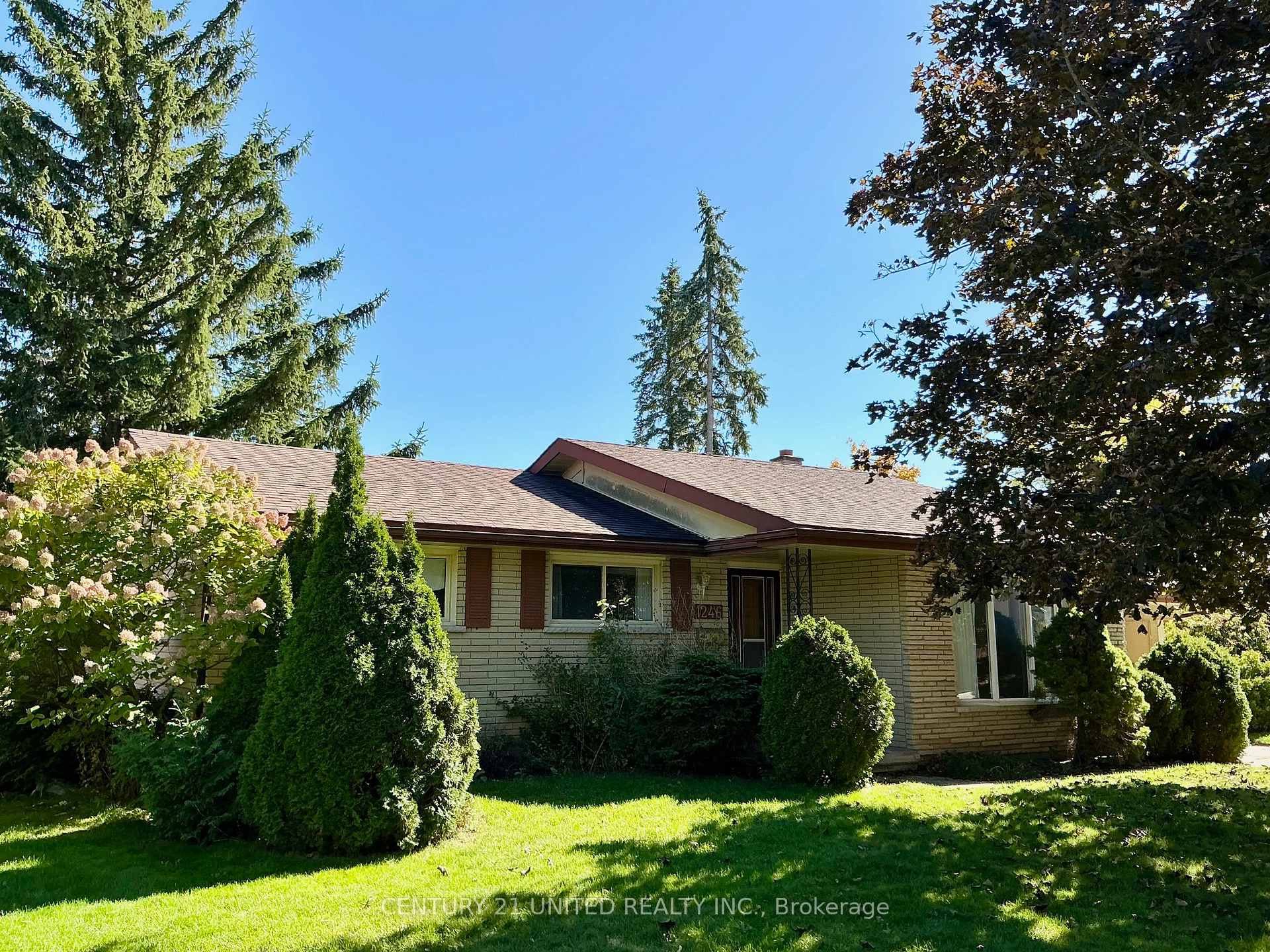 Photo 1 of 1246 Franklin Drive, Peterborough, Northcrest Ward 5 — HOMEH