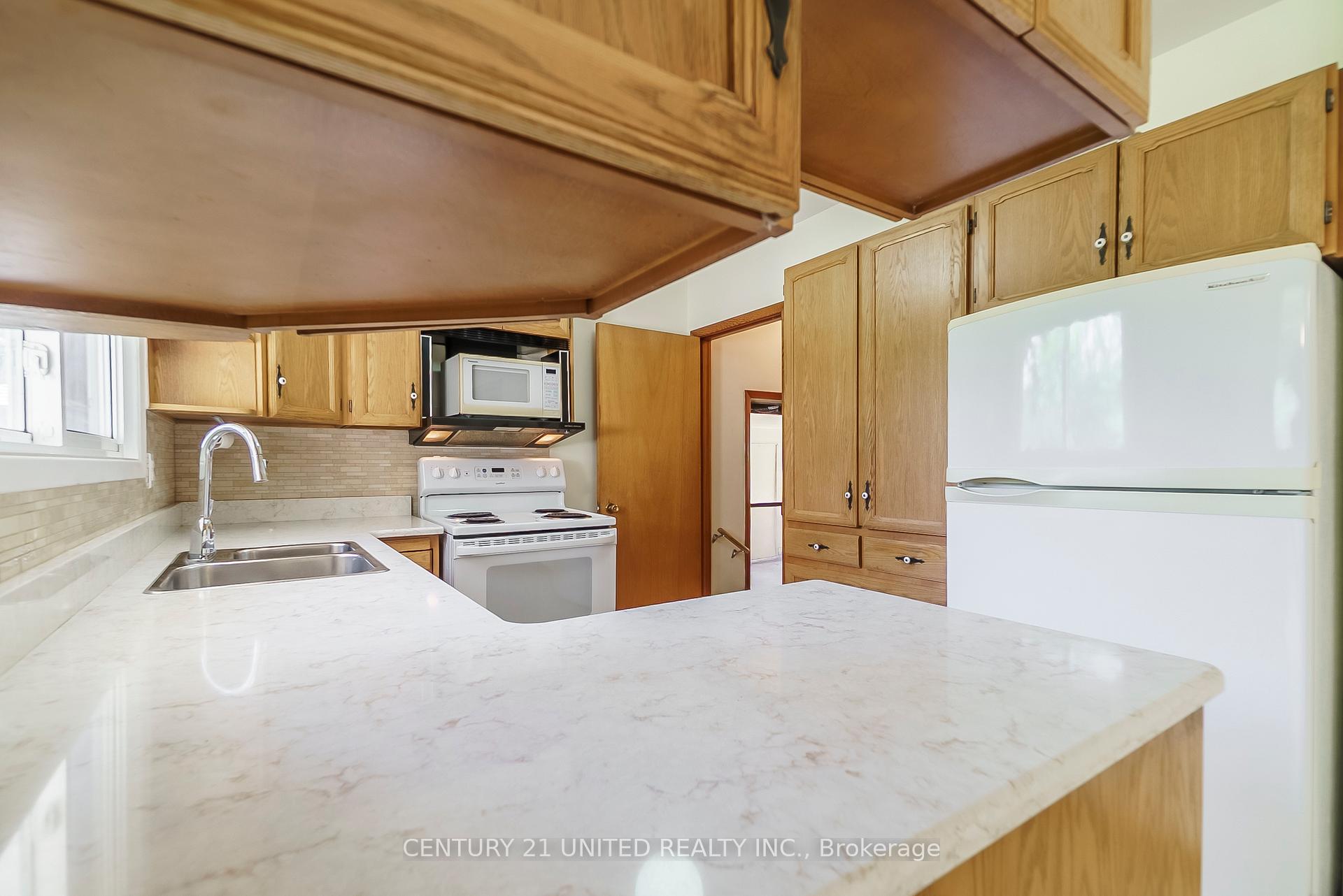 Photo 12 of 1246 Franklin Drive, Peterborough, Northcrest Ward 5 — HOMEH