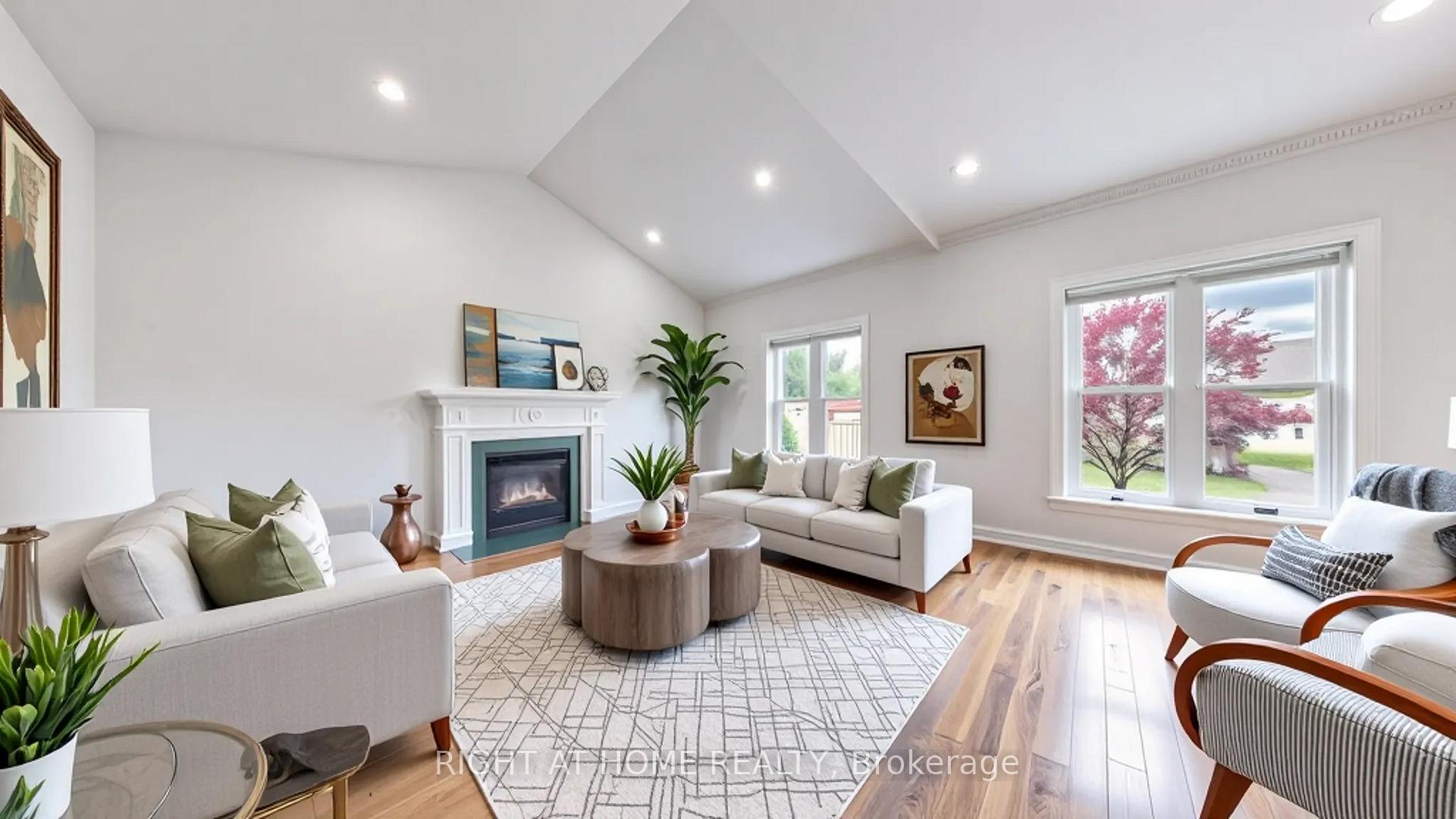 Photo 11 of 28 Babak Boulevard, Vaughan, East Woodbridge — HOMEH