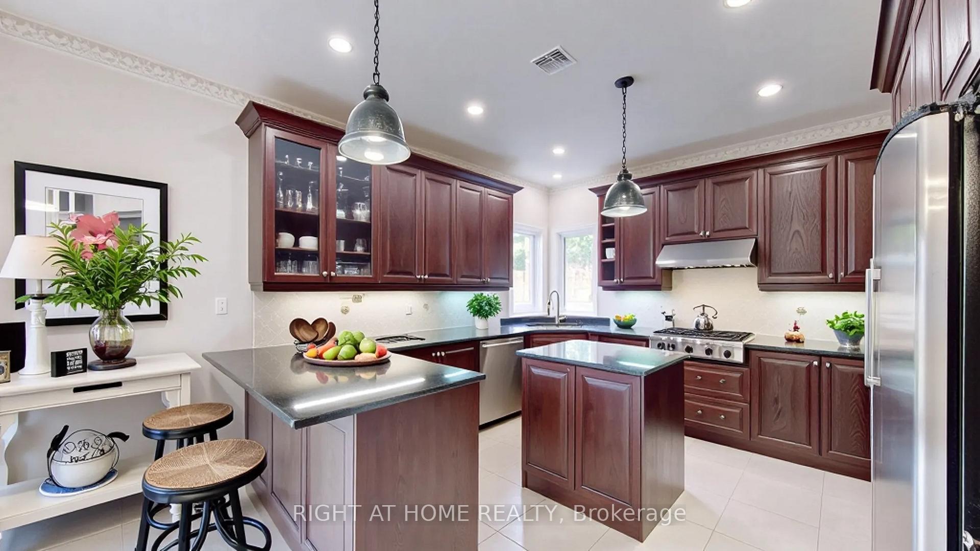 Photo 14 of 28 Babak Boulevard, Vaughan, East Woodbridge — HOMEH