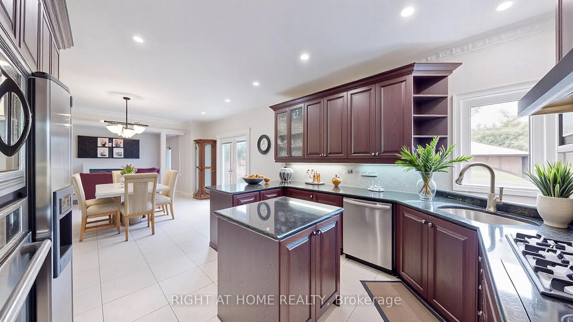 Photo 17 of 28 Babak Boulevard, Vaughan, East Woodbridge — HOMEH
