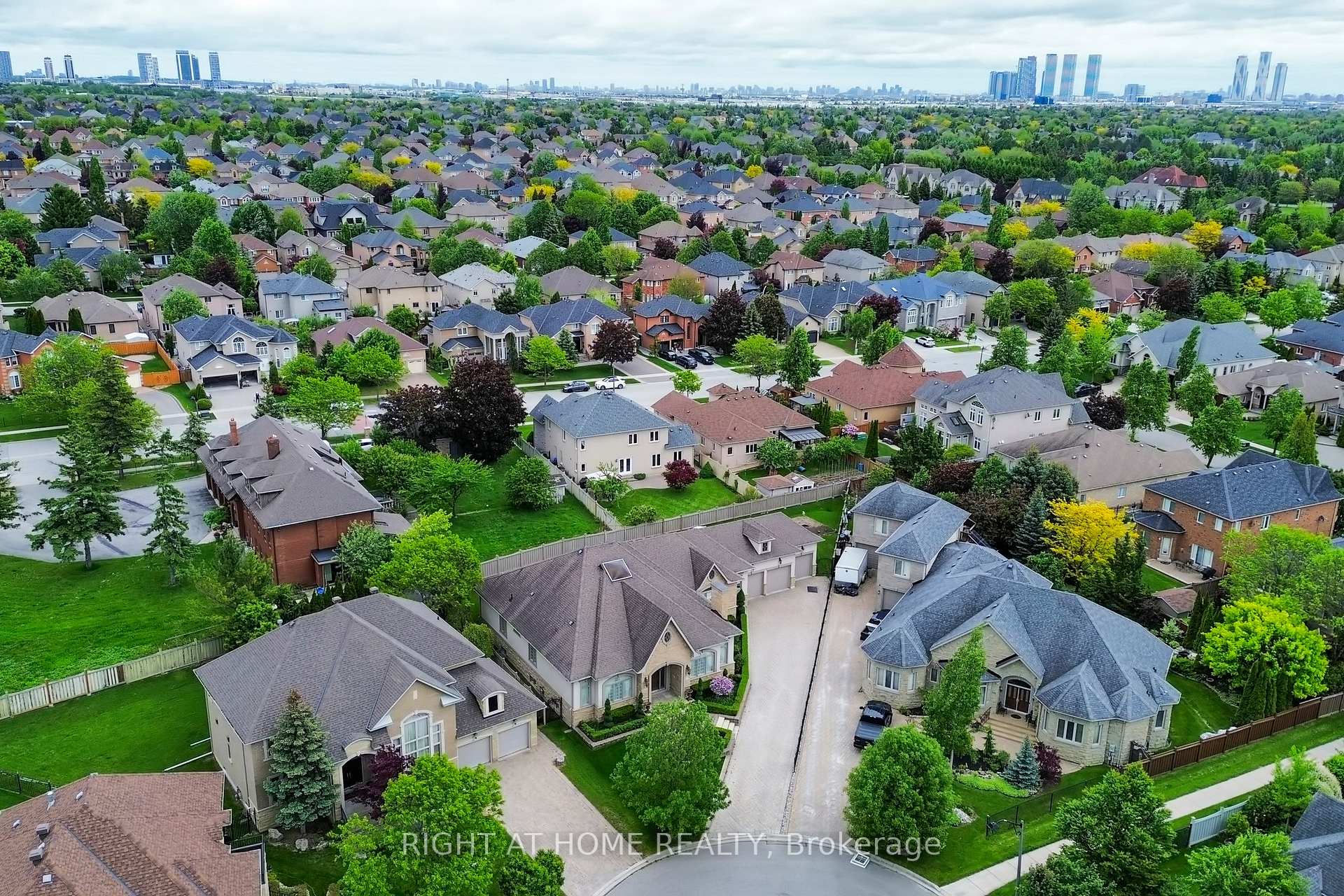Photo 50 of 28 Babak Boulevard, Vaughan, East Woodbridge — HOMEH
