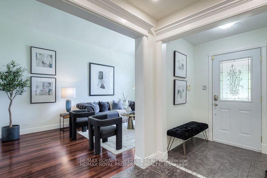 Photo 3 of 820 Grandview Street N, Oshawa, Pinecrest — HOMEH