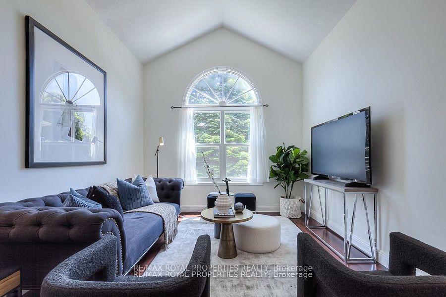 Photo 6 of 820 Grandview Street N, Oshawa, Pinecrest — HOMEH