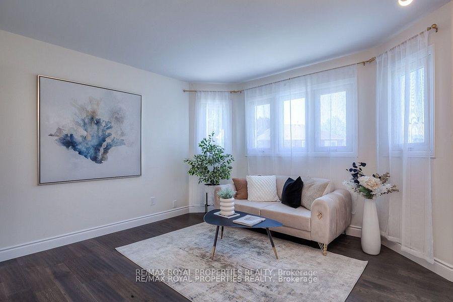 Photo 23 of 820 Grandview Street N, Oshawa, Pinecrest — HOMEH