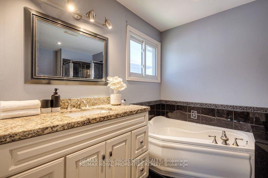 Photo 24 of 820 Grandview Street N, Oshawa, Pinecrest — HOMEH