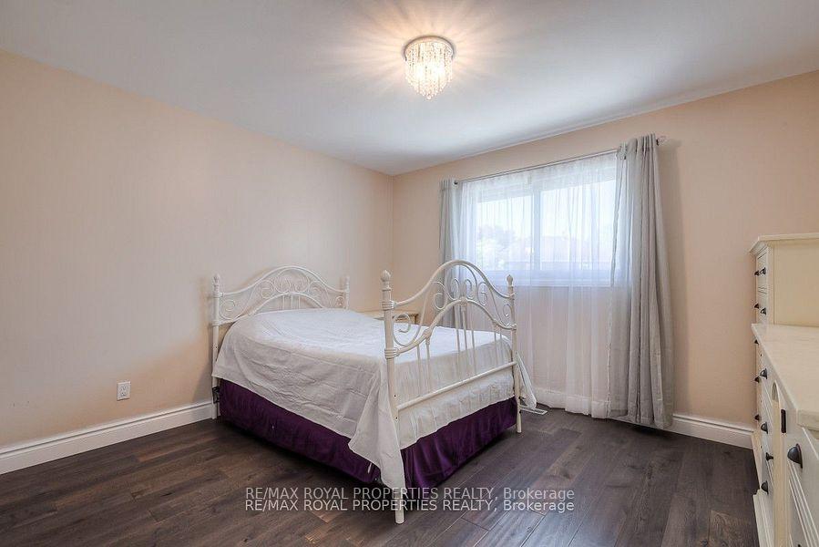 Photo 29 of 820 Grandview Street N, Oshawa, Pinecrest — HOMEH