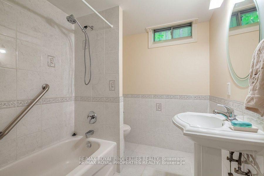 Photo 37 of 820 Grandview Street N, Oshawa, Pinecrest — HOMEH