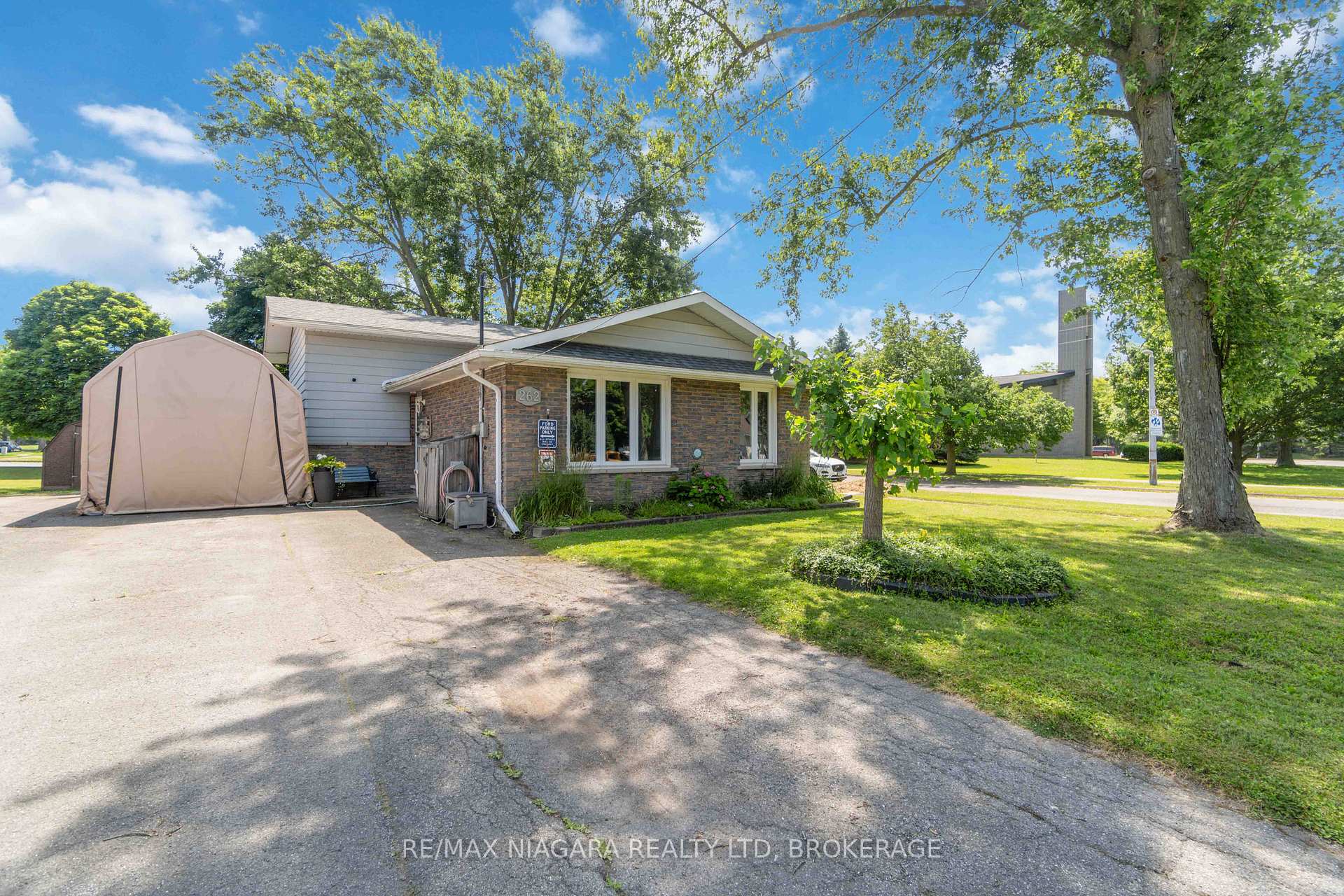 Photo 1 of 262 First Avenue, Welland, N. Welland — HOMEH