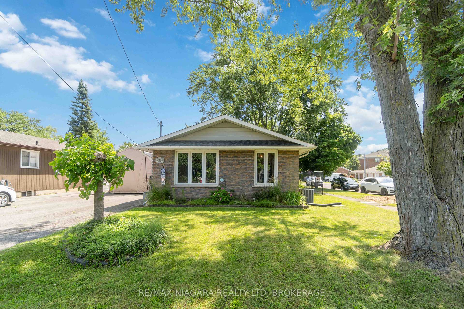 Photo 2 of 262 First Avenue, Welland, N. Welland — HOMEH