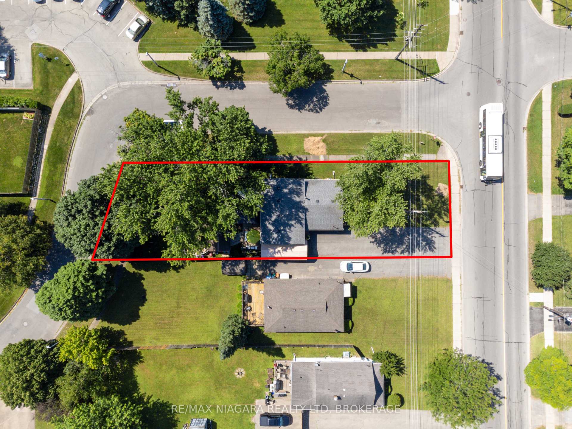 Photo 4 of 262 First Avenue, Welland, N. Welland — HOMEH