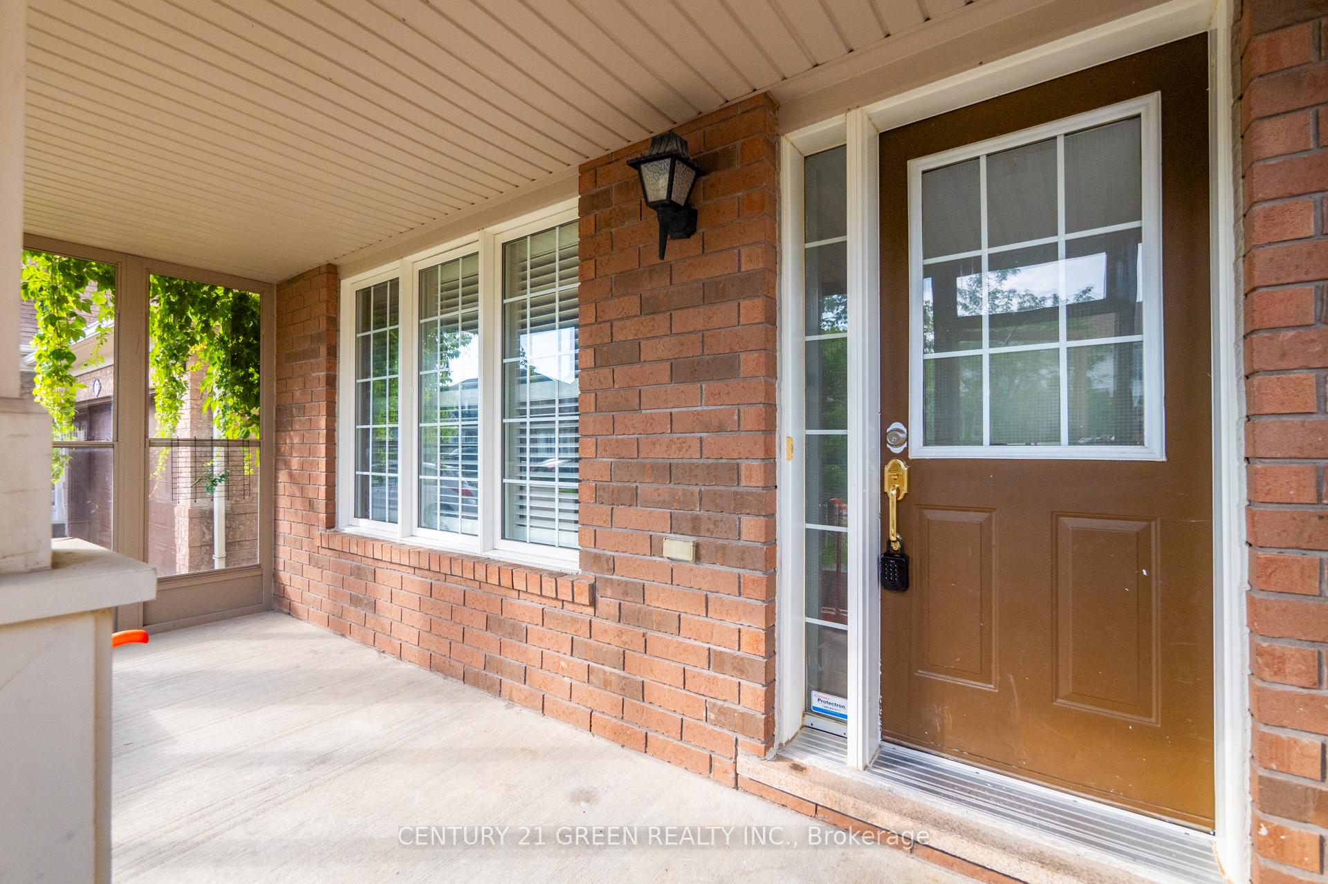 Photo 29 of 9 Mortimer Drive, Brampton, Fletcher's Meadow — HOMEH