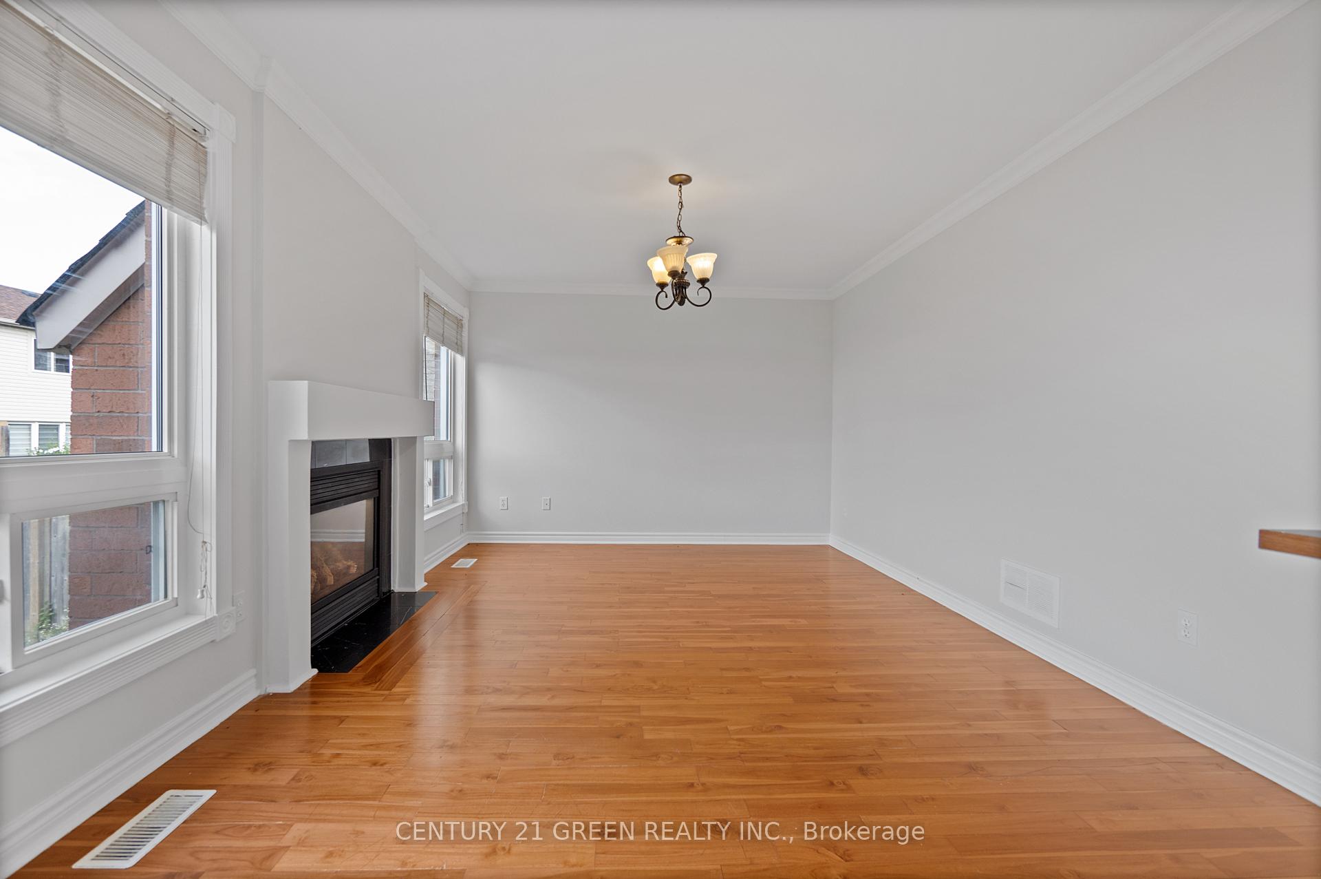 Photo 13 of 9 Mortimer Drive, Brampton, Fletcher's Meadow — HOMEH