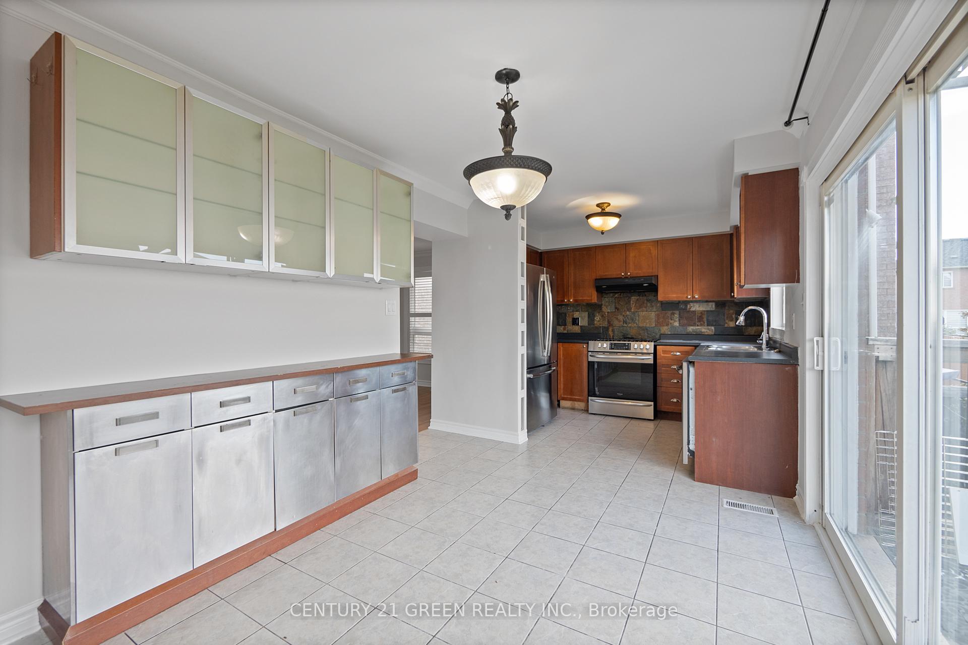 Photo 15 of 9 Mortimer Drive, Brampton, Fletcher's Meadow — HOMEH