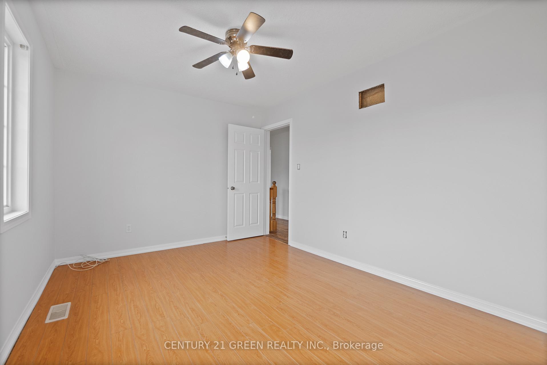 Photo 25 of 9 Mortimer Drive, Brampton, Fletcher's Meadow — HOMEH