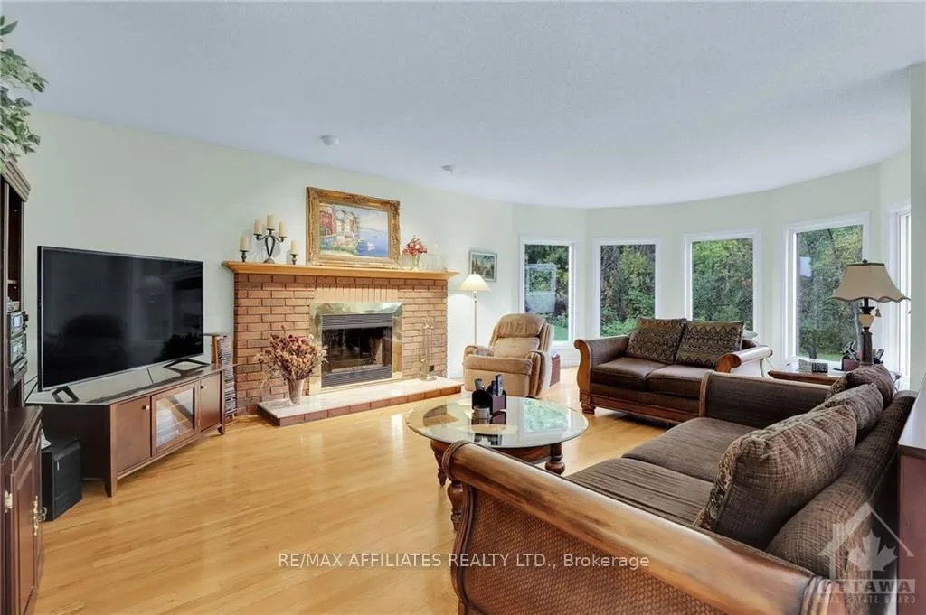 Photo 1 of 1370 Inge Crescent, Ottawa, Navan — HOMEH